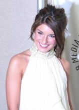 Shenae Grimes-Beech