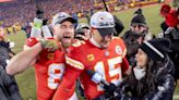 Chiefs’ Patrick Mahomes and Travis Kelce star in a new Hy-Vee commercial