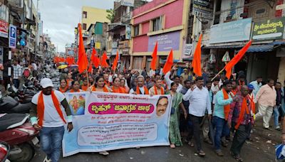 Former Minister Eshwarappa, supporters take out march in Shivamogga over delay in completing Ashraya housing projects