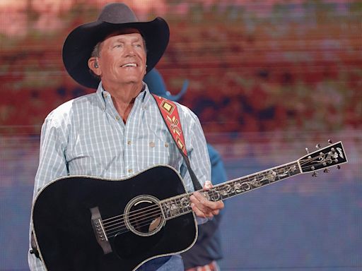 George Strait's historic concert follows decades of success, tragedy, an iconic love story