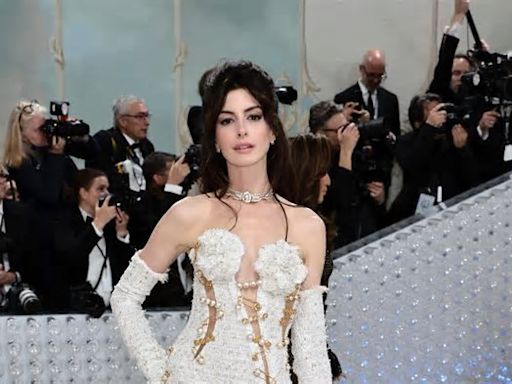 Anne Hathaway revela la "asquerosa" prueba que tuvo que hacer en un casting: "Tenemos a 10 hombres"