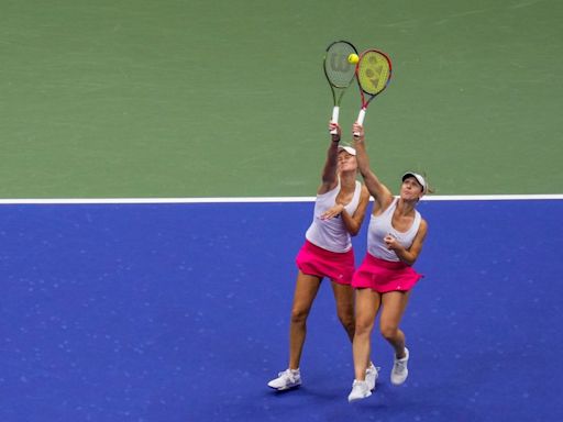 Dabrowski, Routliffe advance to Wimbledon women's doubles semifinals