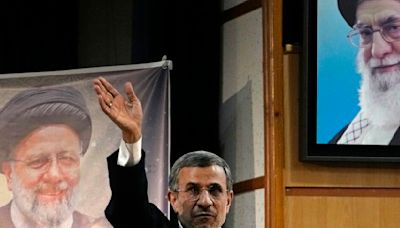 El expresidente, Mahmoud Ahmadinejad, se inscribe para las elecciones presidenciales