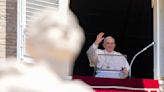 Pope says traditionalist Catholics "gag" church reforms