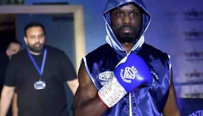 Muere el boxeador Sherif Lawal en el ring durante su primer combate profesional