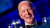 ¿Biden usa de bufón a Trump? Presidente de EU busca votos con burlas y chistes hacia su adversario