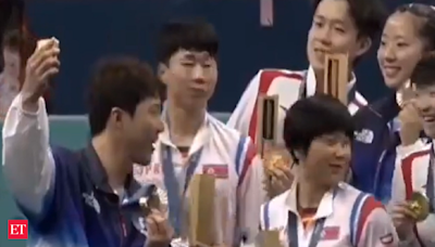 North-South Korea Olympic podium selfie goes viral