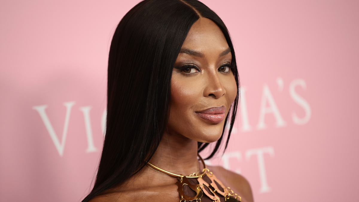 Naomi Campbell Goes Off On Flight Passengers In Resurfaced Clip | 103 JAMZ