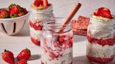 These Overnight Oats Taste Like a Slice of Strawberry Cheesecake