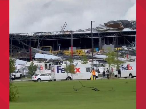 Roof torn from FedEx Ship Center in Portage following possible tornadoes