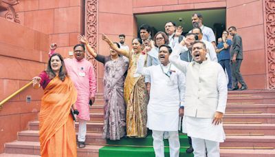 Opposition slams NDA over ‘step-motherly treatment’ to Maharashtra; Fadnavis says ‘read the fine print’
