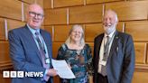 Rural bus service petition presented to Devon council
