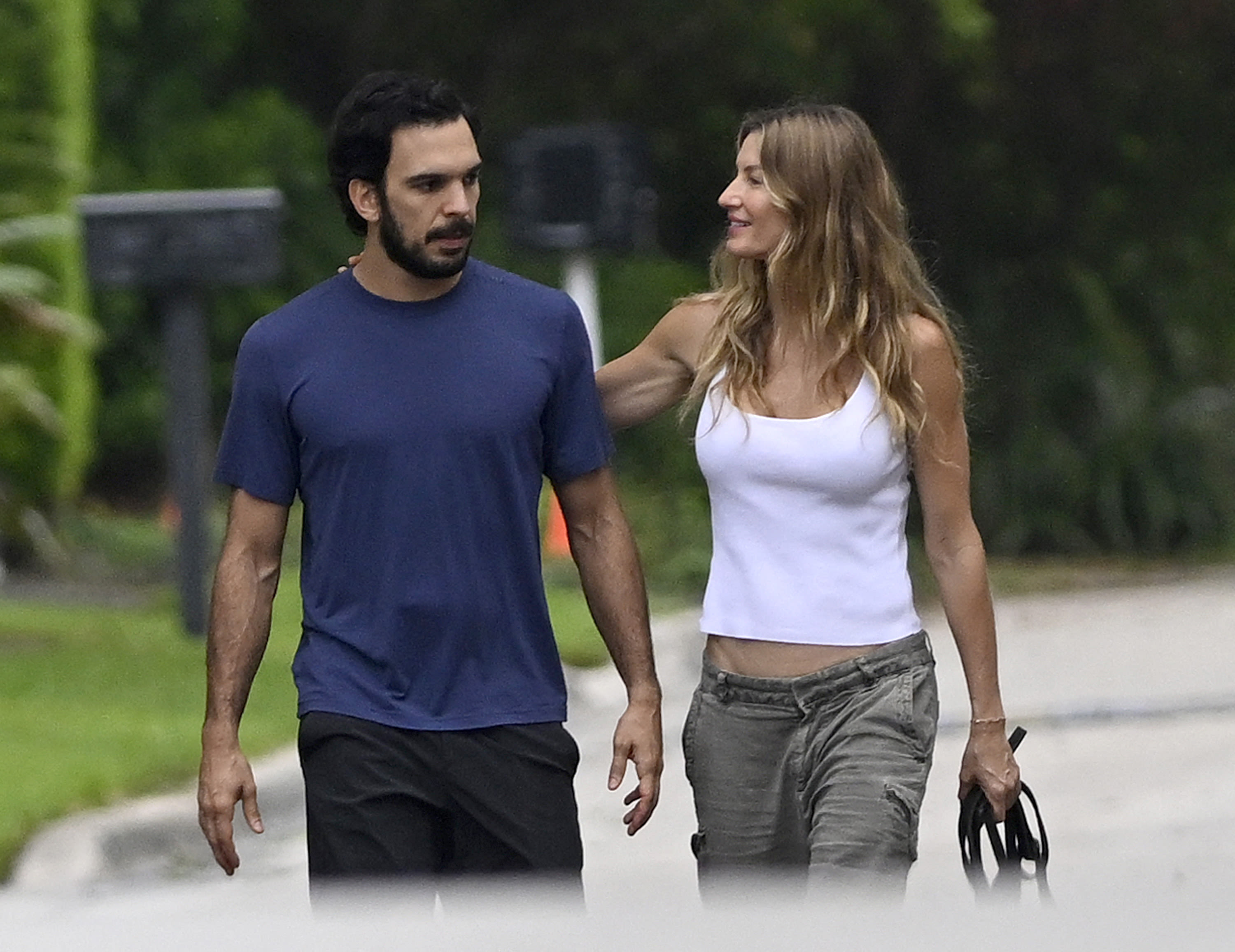 Gisele Bundchen and Joaquim Valente Are Planning a ‘Low-Key Wedding’ at Her Costa Rica Estate
