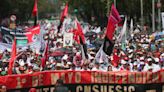 Sindicatos independientes marchan en México para exigir derechos laborales