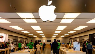 Apple and Nvidia fight Wednesday's stock market decline. Here is what's supporting them