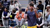 Carlos Alcaraz cruises into French Open quarter-finals