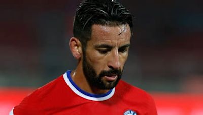 "Es muy difícil escribir...": La dura pérdida familiar que enluta a Mauricio Isla