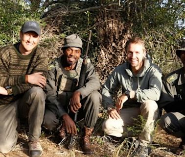 The 'rhino men' who risk their lives to save the last rhinos | CBC News