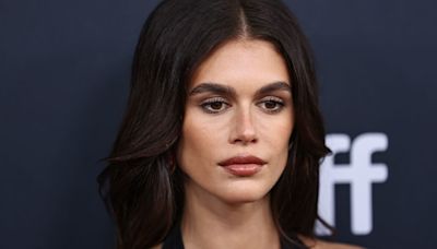 Kaia Gerber recreates mum Cindy Crawford's iconic Oscars look