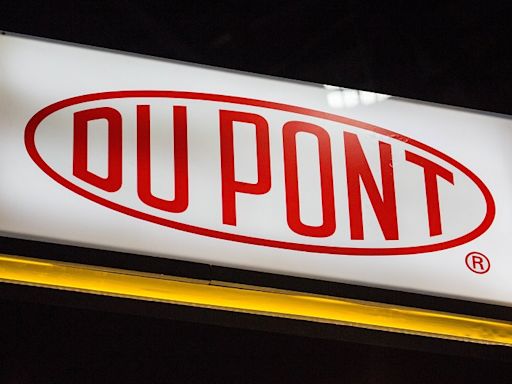 DuPont Plans to Split Into Three Companies