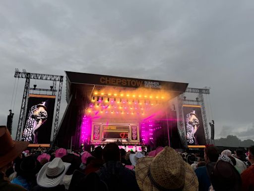 Shania Twain's first Welsh show in Chepstow impressed but there was one thing that put a huge dampener on the day