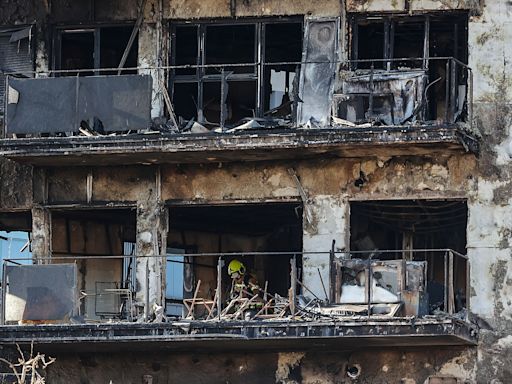 El juez que investiga el incendio de Campanar pide a Ayuntamiento, Diputación y Generalitat los protocolos de extinción