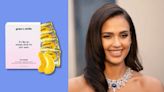 La mascarilla para ojeras y bolsas que usa Jessica Alba está en oferta por menos de US$1