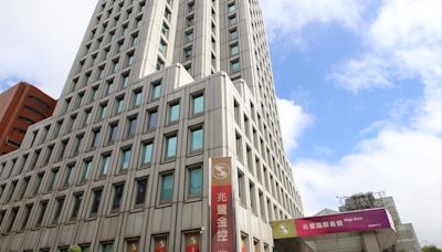 兆豐金法說會》證券首季獲利年增9成、銀行手續費收益增8成 總座親解多發股票股利原因