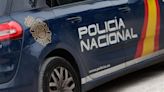 Hallan un bebé muerto entre cubos de basura en Madrid