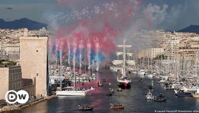 La llama olímpica de Paris 2024 ya alumbra Francia