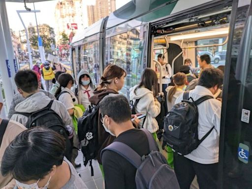 高雄輕軌成圓168公車功成身退？ 交通局：轉型接駁公車