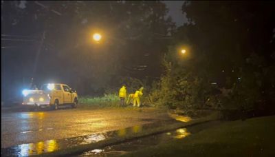 East Baton Rouge Parish crews working to clear roadways