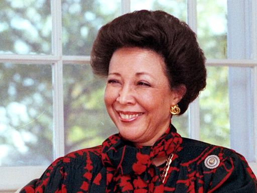 Alma Powell, 86, Esteemed Military Spouse of a Revered Statesman, Dies