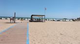 Una mancha en el mar obliga a cerrar las playas de La Pobla de Farnals, al norte de València