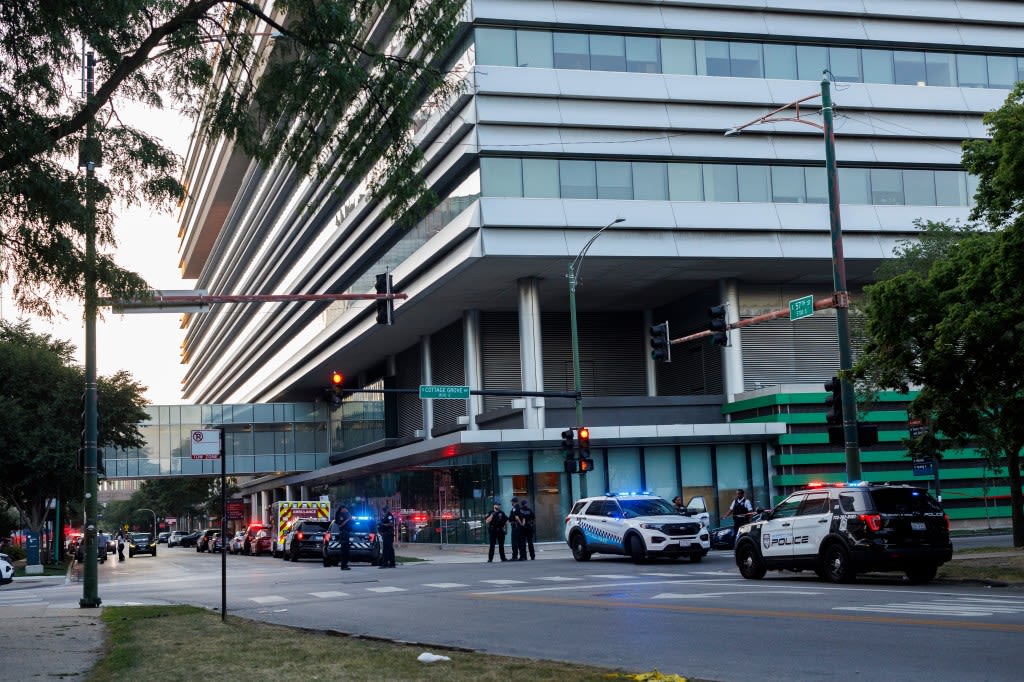 Three men wounded in shooting near University of Chicago Medical Center