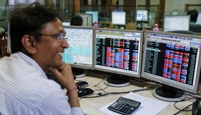 Markets spurt nearly 1% on buying in HDFC Bank, Infosys