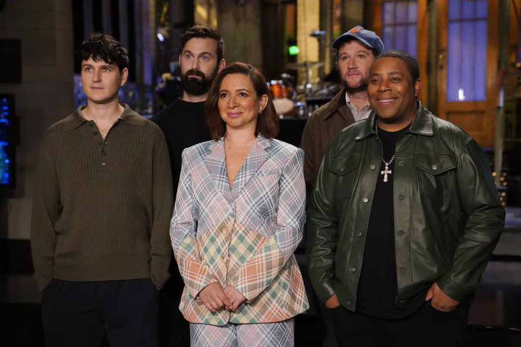 “You’re mother!”: Maya Rudolph leads “SNL” for a Mother’s Day-themed episode