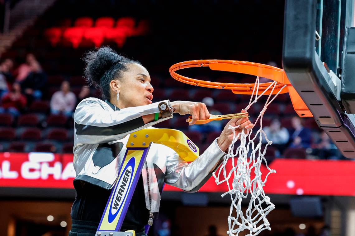 Everything Dawn Staley said during South Carolina WBB’s White House visit