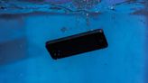 Apple iPhone survives under water a lot longer than expected