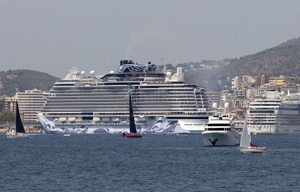 Fears in Spain hotspots as 11,000 passenger 'cruisezillas' headed for island