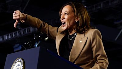 Harris Reenacts John McCain’s ‘Thumbs-Down’ Gesture to Slam Trump in Arizona