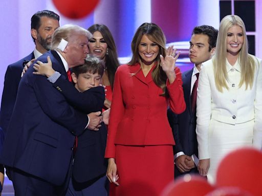 Trump ends longest speech in RNC history with kiss from Melania: Live updates