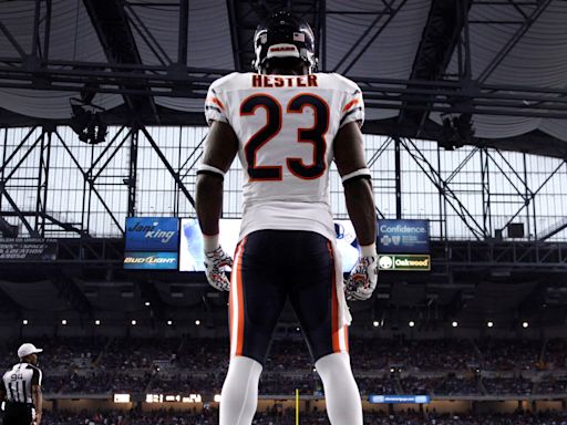 WATCH: Devin Hester unveils his gold jacket from Pro Football Hall of Fame