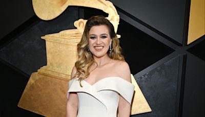 Kelly Clarkson no pudo contener las lágrimas ante la actuación de Céline Dion en la ceremonia de apertura de los Juegos Olímpicos