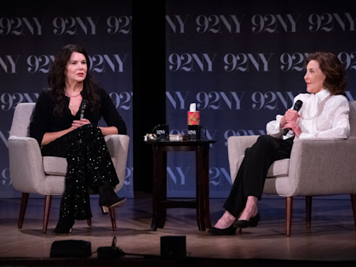 Lauren Graham & Kelly Bishop Have Nostalgic "Gilmore Girls" Reunion & Fans Want More