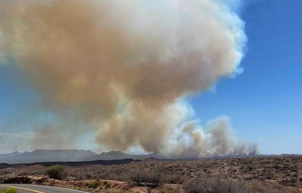 Boulder View Fire burns 500 acres in north Scottsdale, causing closures near Bartlett Lake