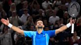 Djokovic logra revancha; vence a Rune y está en semis del Masters de París
