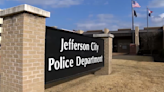 Jefferson City cop breaks arm after falling from retaining wall during chase - ABC17NEWS