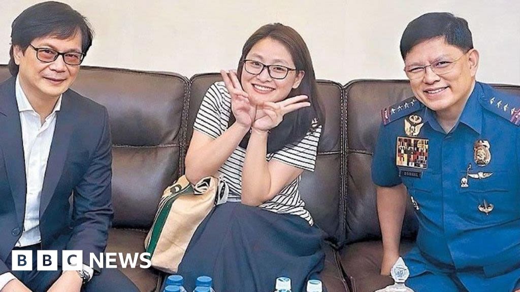 Alice Guo: Fury as Filipino officials pose with 'China spy mayor'