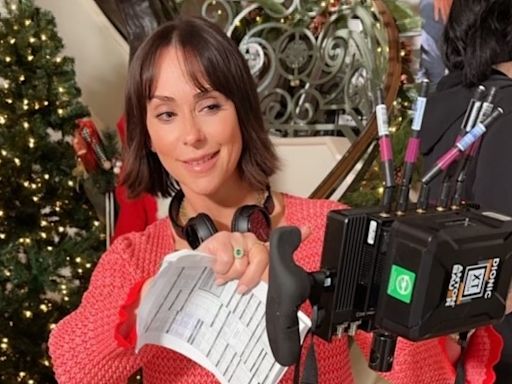 Jennifer Love Hewitt Returns To Lifetime For Tentpole Holiday Movie; Brian Hallisay Co-Stars